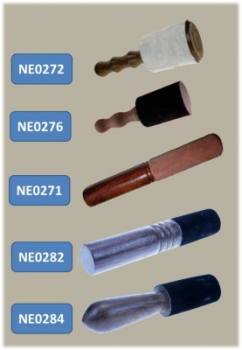 Râpe avec lacet de cuir noir