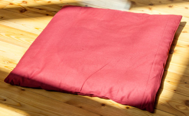 Meditationsmatte weinrot
mit Baumwolle gefüllt