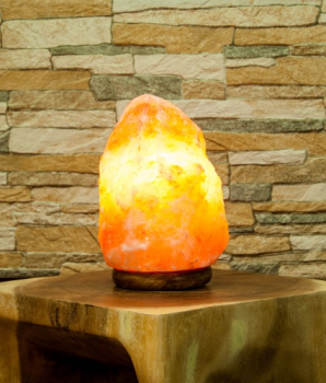 Salzkristall Lampe mit Holzsockel (2-3 kg)