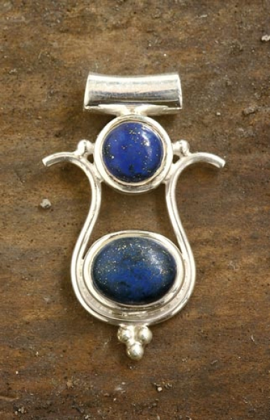 Isis - Anhänger Lapis (Grösse 3,6 x 2,3cm)
