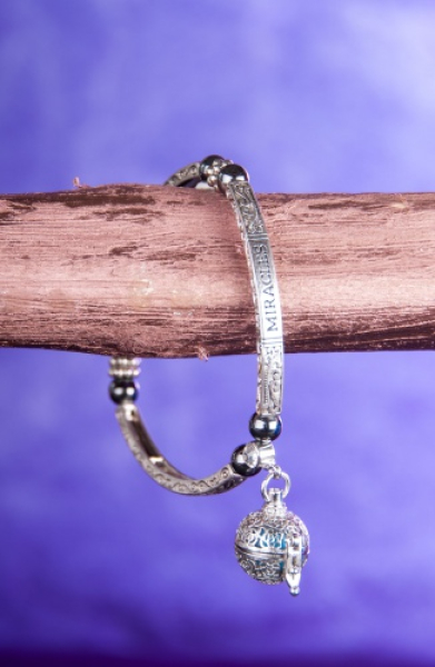 Bracelet magnétique de parfum "Miracles" (environ 6 cm, avec pendentif boule de parfum) *** SEULEMENT 1 PIECE ***