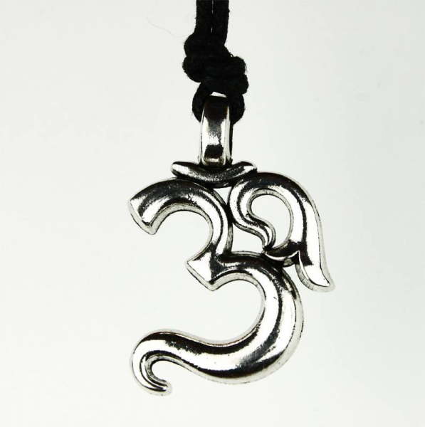Pendentif OM acier inoxydable 34 x 31 x 4,2 mm