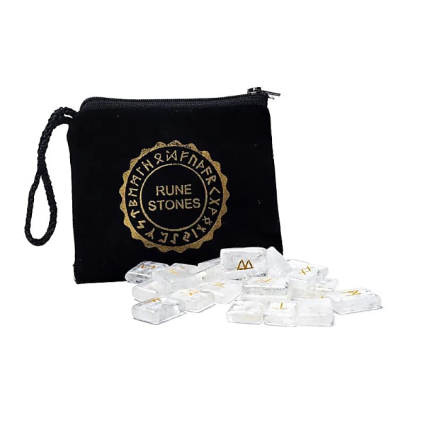 Set d'oracle des runes en cristal de roche dans un sac en velours